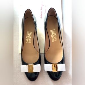 Salvatore Ferragamo Women's Shoes 7.5